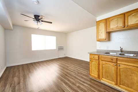 Floor plan for 2 beds, 2 baths, 800 sqft